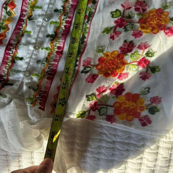 Fig and flower embroidered button-up top size L Tie front floral boho - Picture 6 of 10